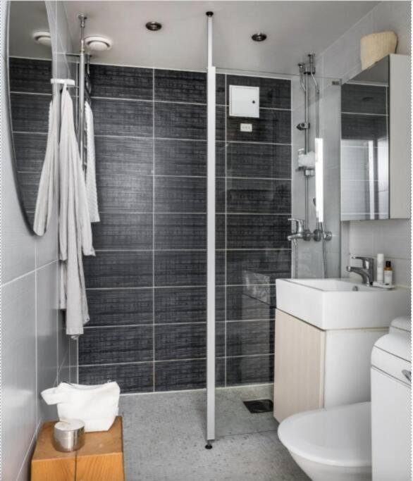 Scandinavian 2-Rooms Apartment City Center 헬싱키 외부 사진